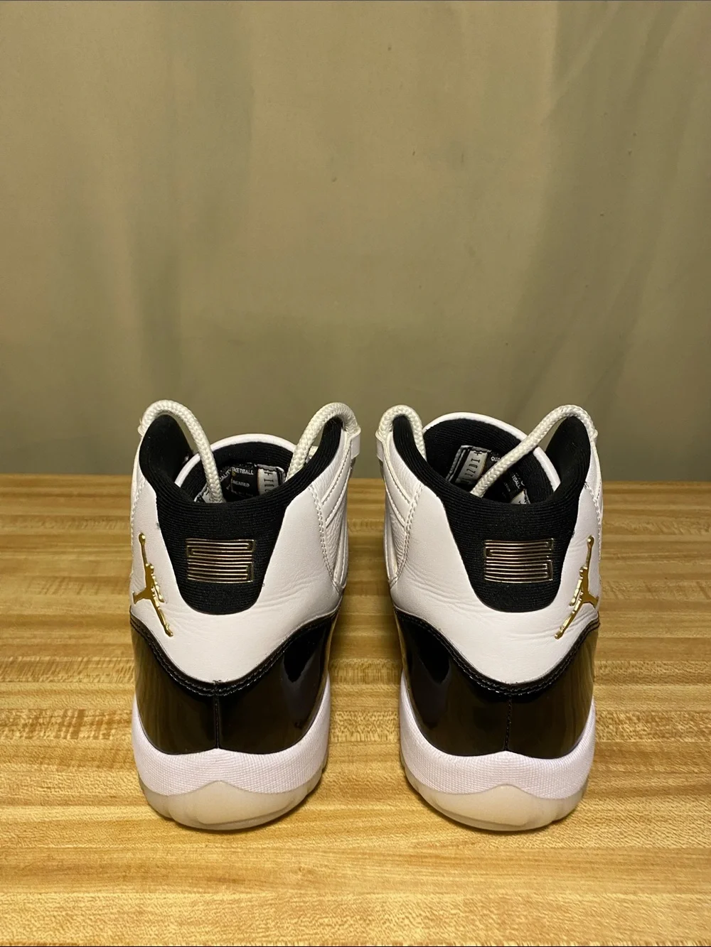 Jordan 11 Retro DMP Gratitude Black White Gold size 9